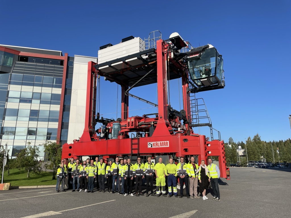 Electric Straddle Carrier High Energy Battery Test (2)